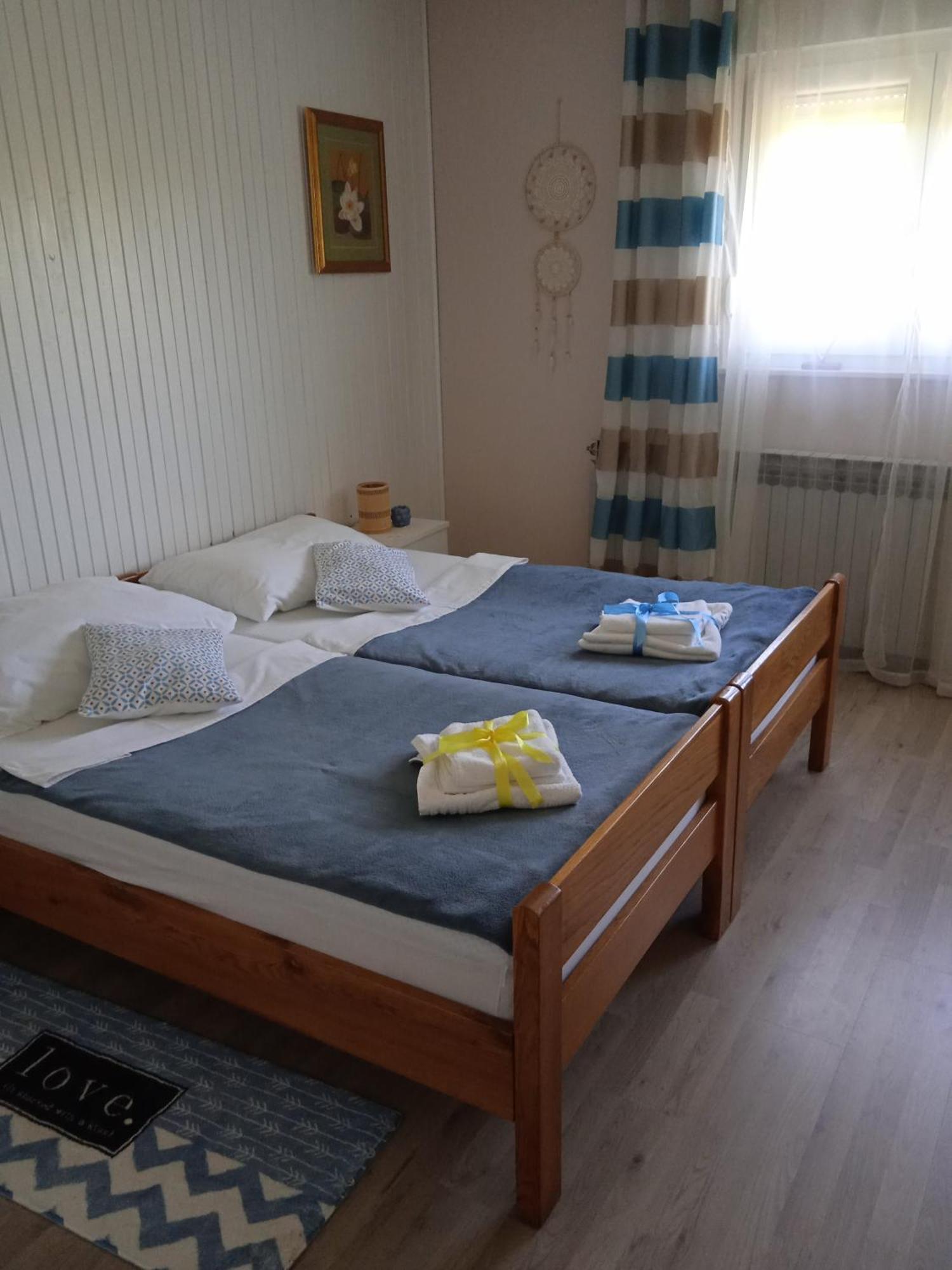 Studio Luna Appartement คาร์โลวัตส์ ภายนอก รูปภาพ