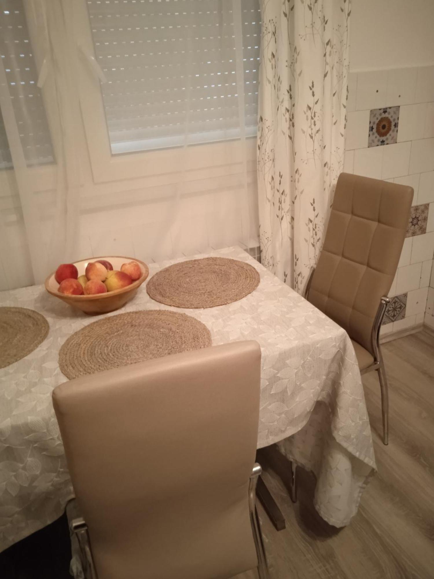 Studio Luna Appartement คาร์โลวัตส์ ภายนอก รูปภาพ